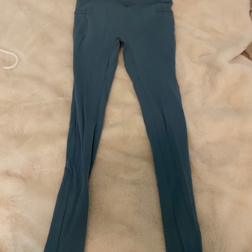 BLUE LEGGINGS